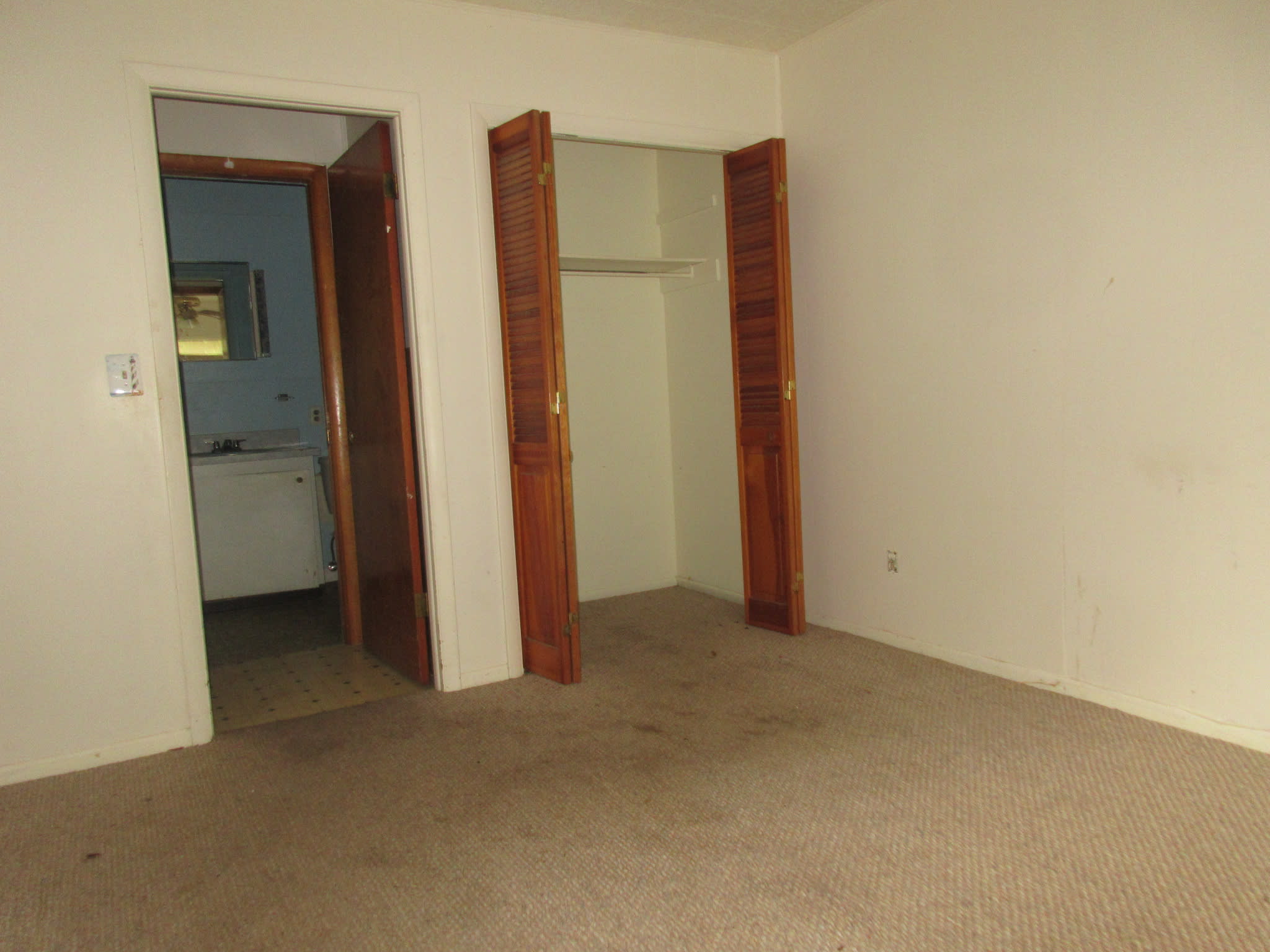 11639 Huggins St photo