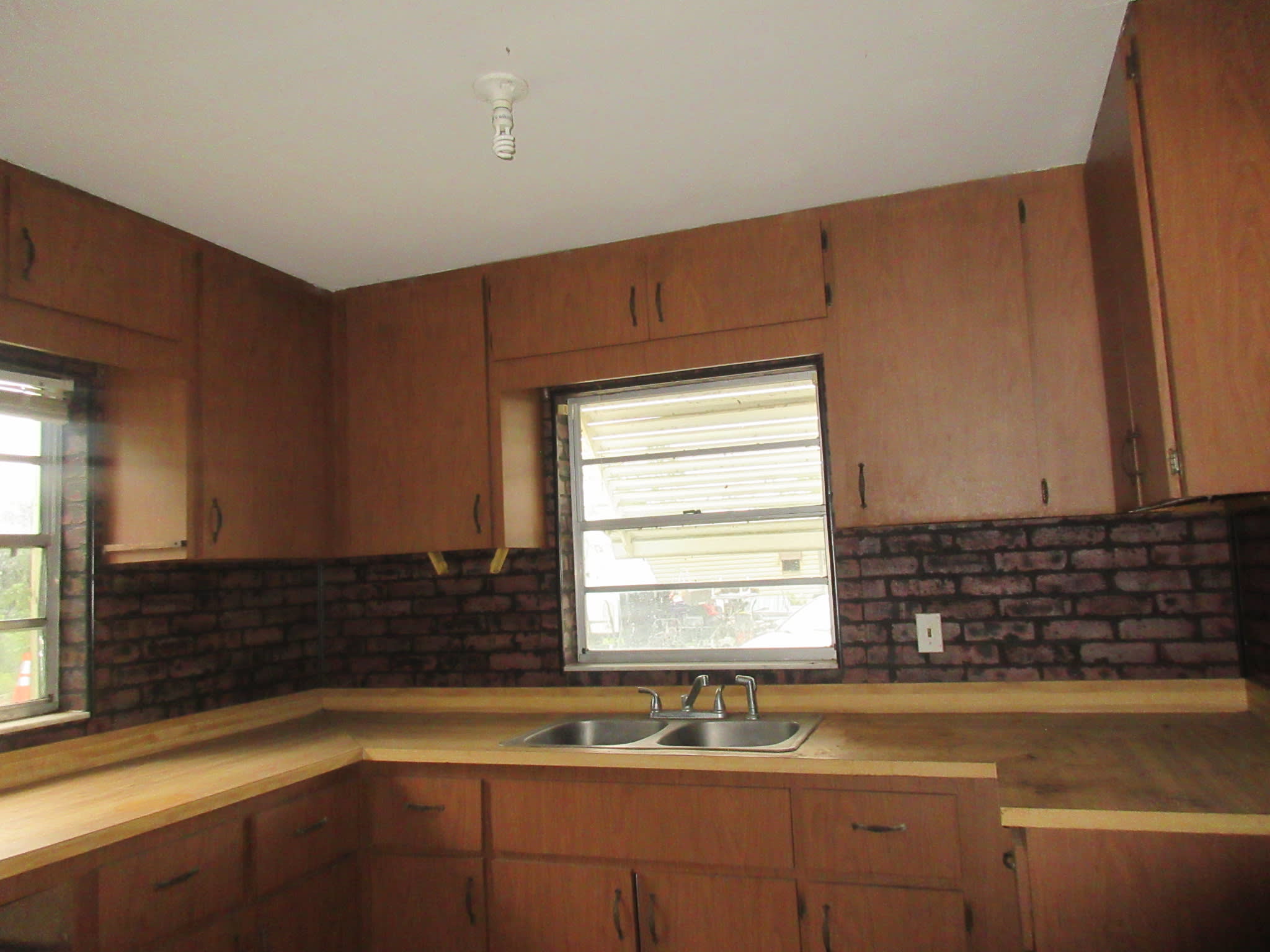 11639 Huggins St photo