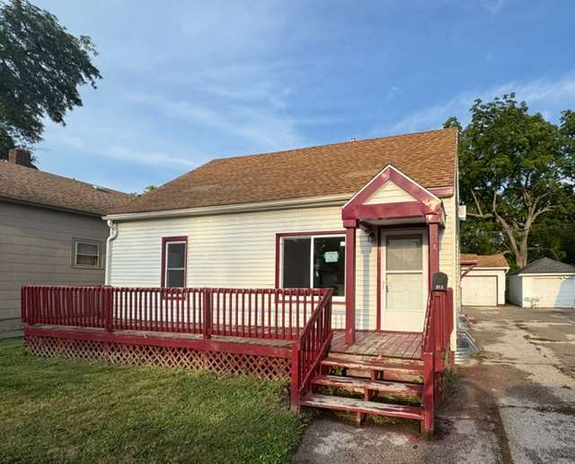 Photograph of 813 Fitzhugh St, Bay City, MI 48708