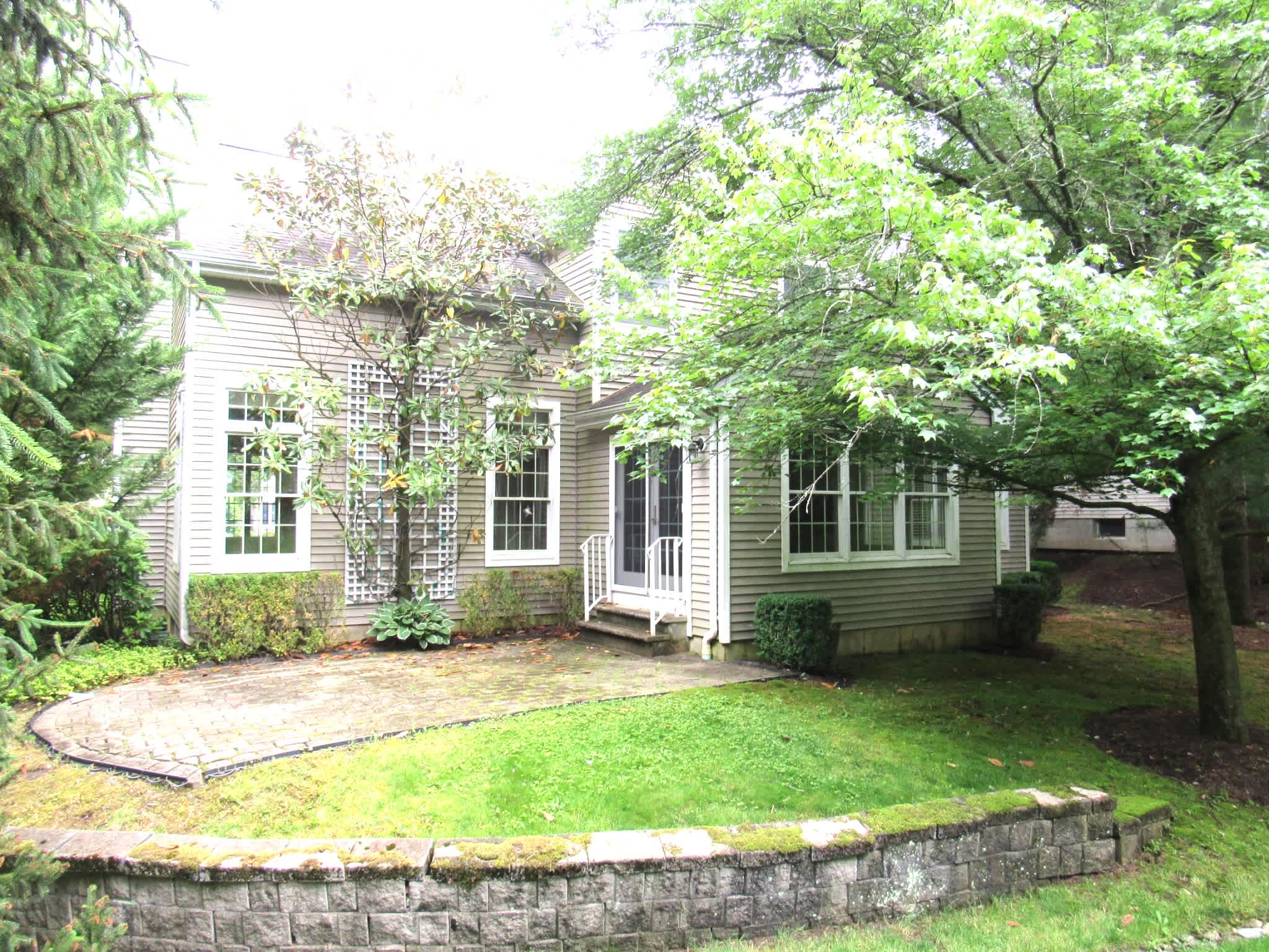 26 Bethpage Dr photo
