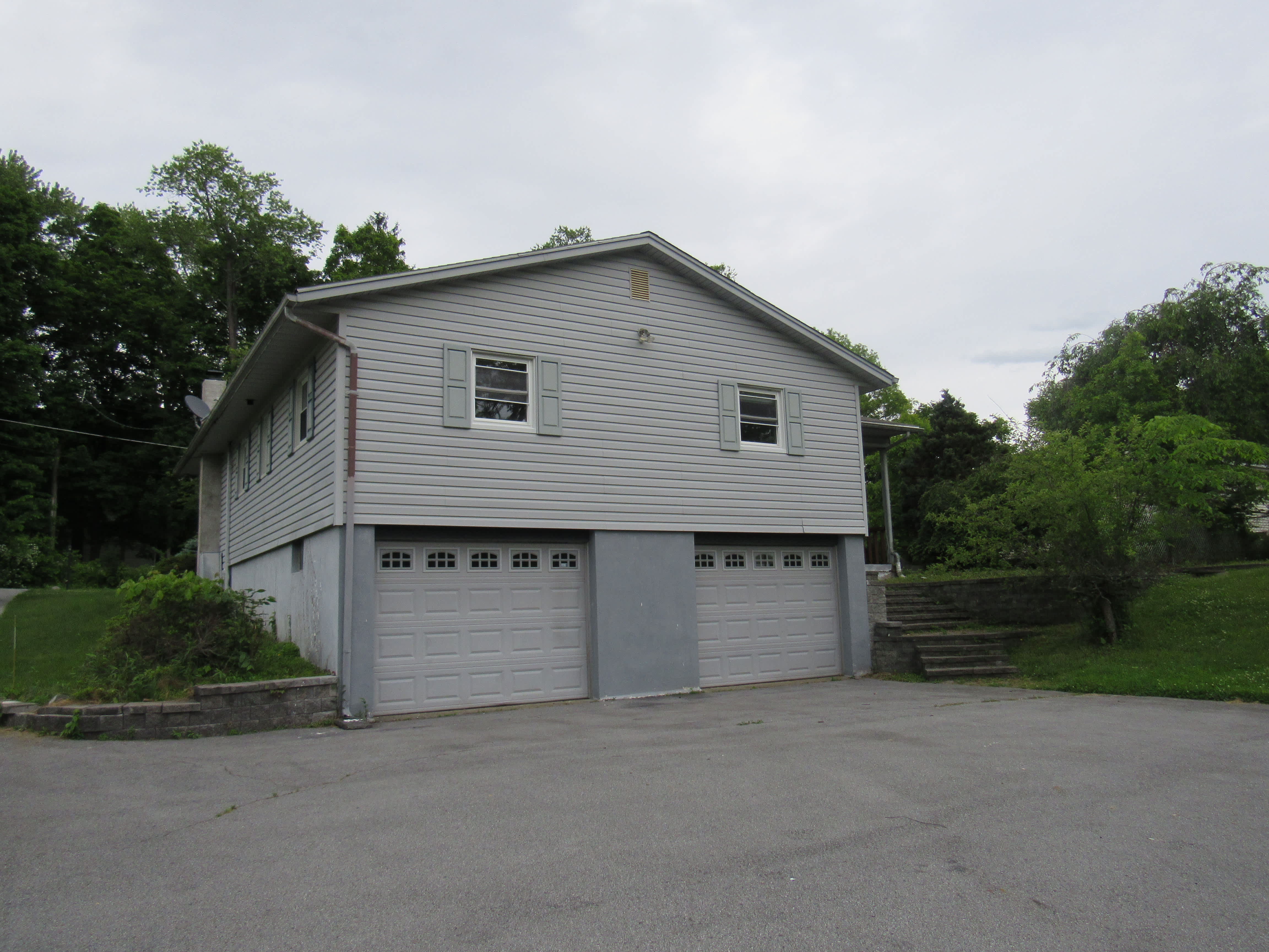 6 Meadow Avenue photo