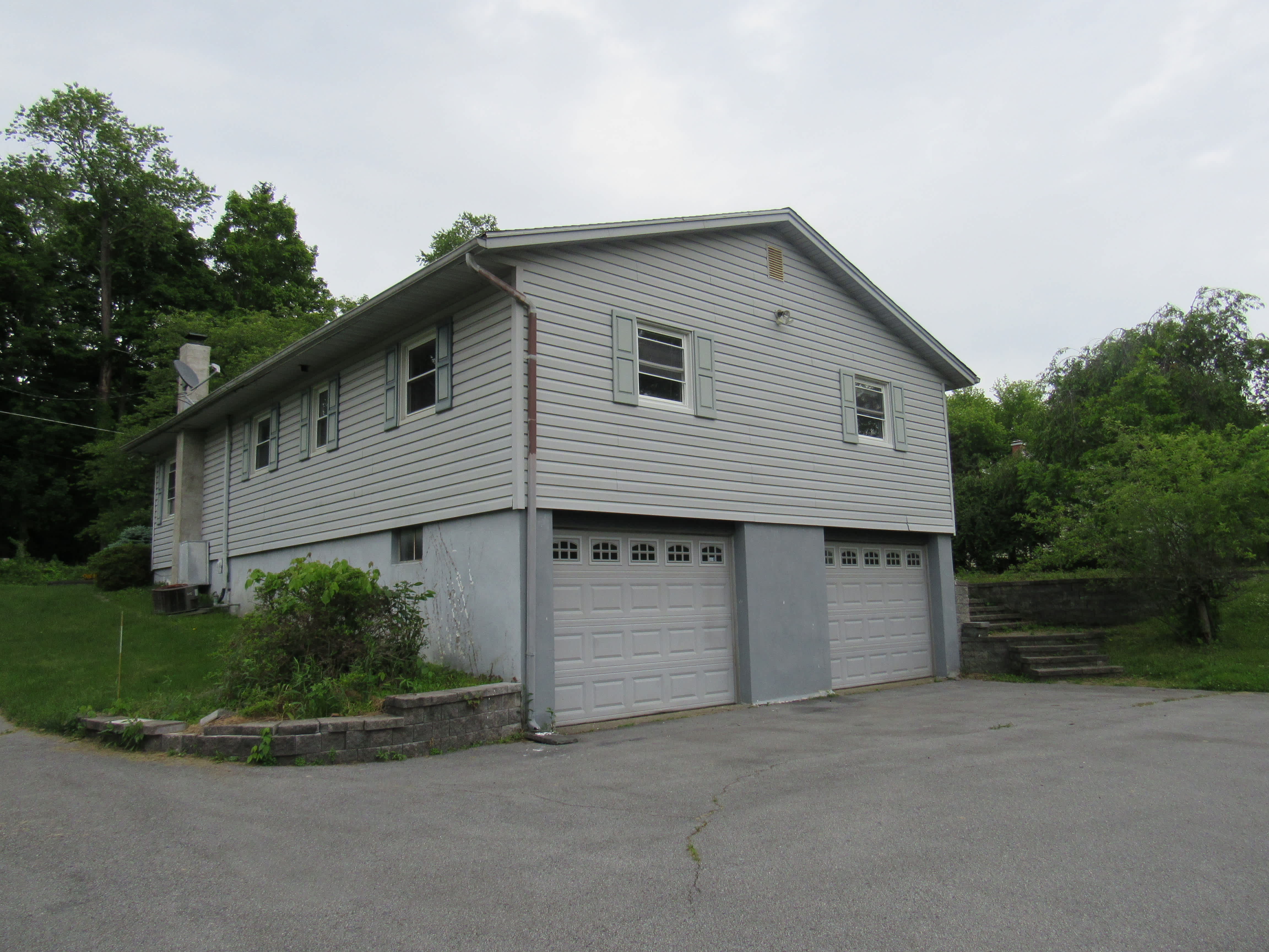 6 Meadow Avenue photo