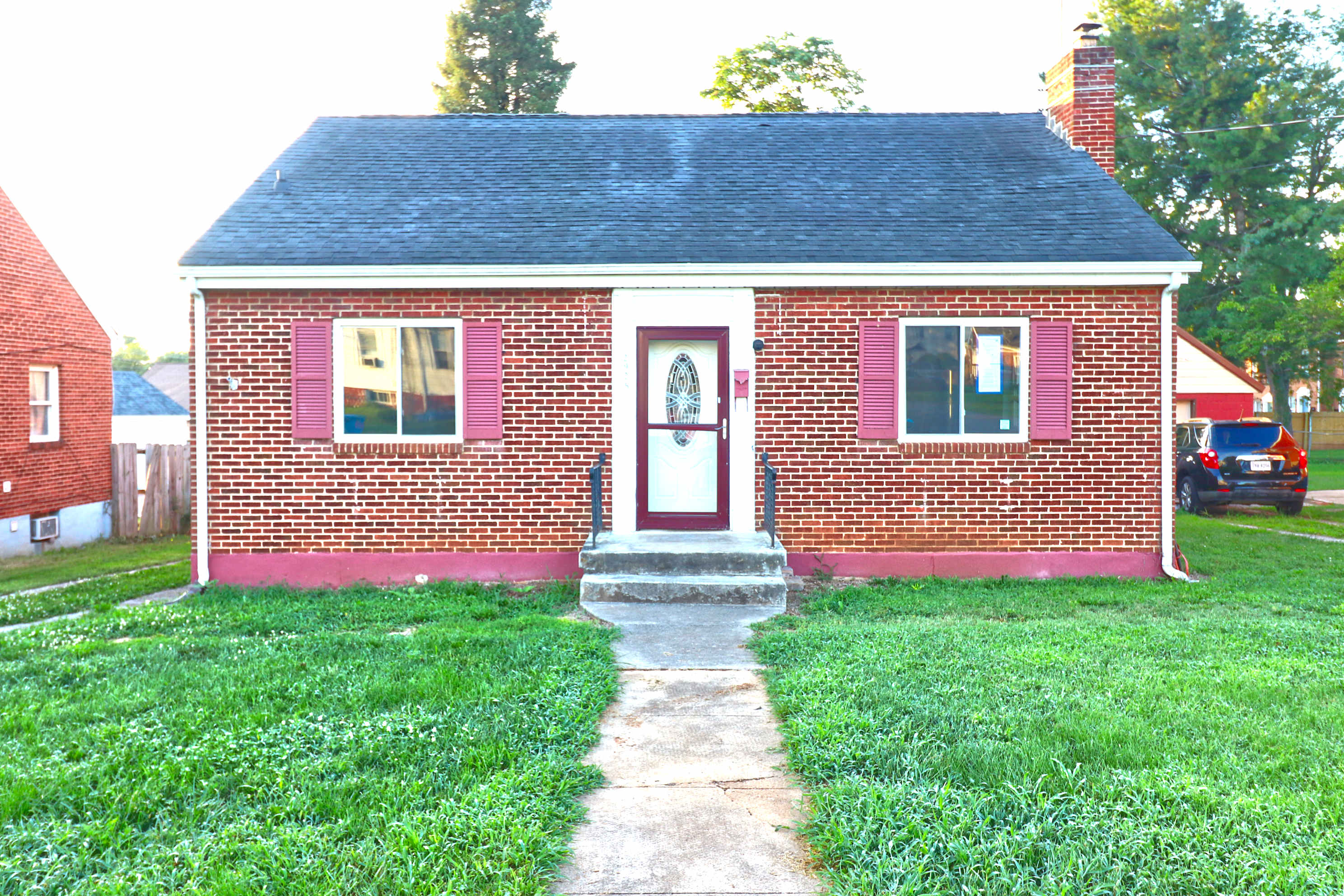 Single Family Home 3BR 1BA - 2925 Ravenwood Ave, Roanoke, VA