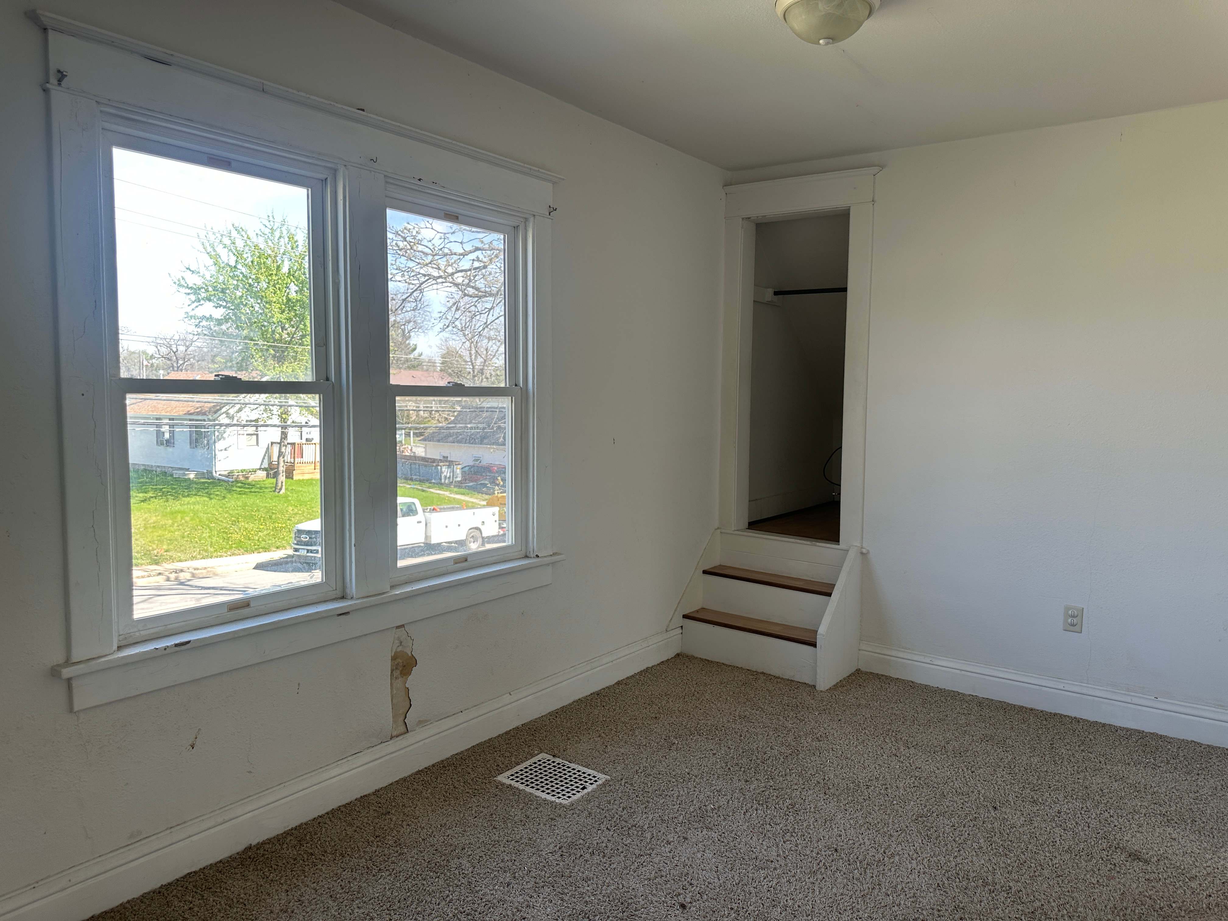 827 1st St N photo