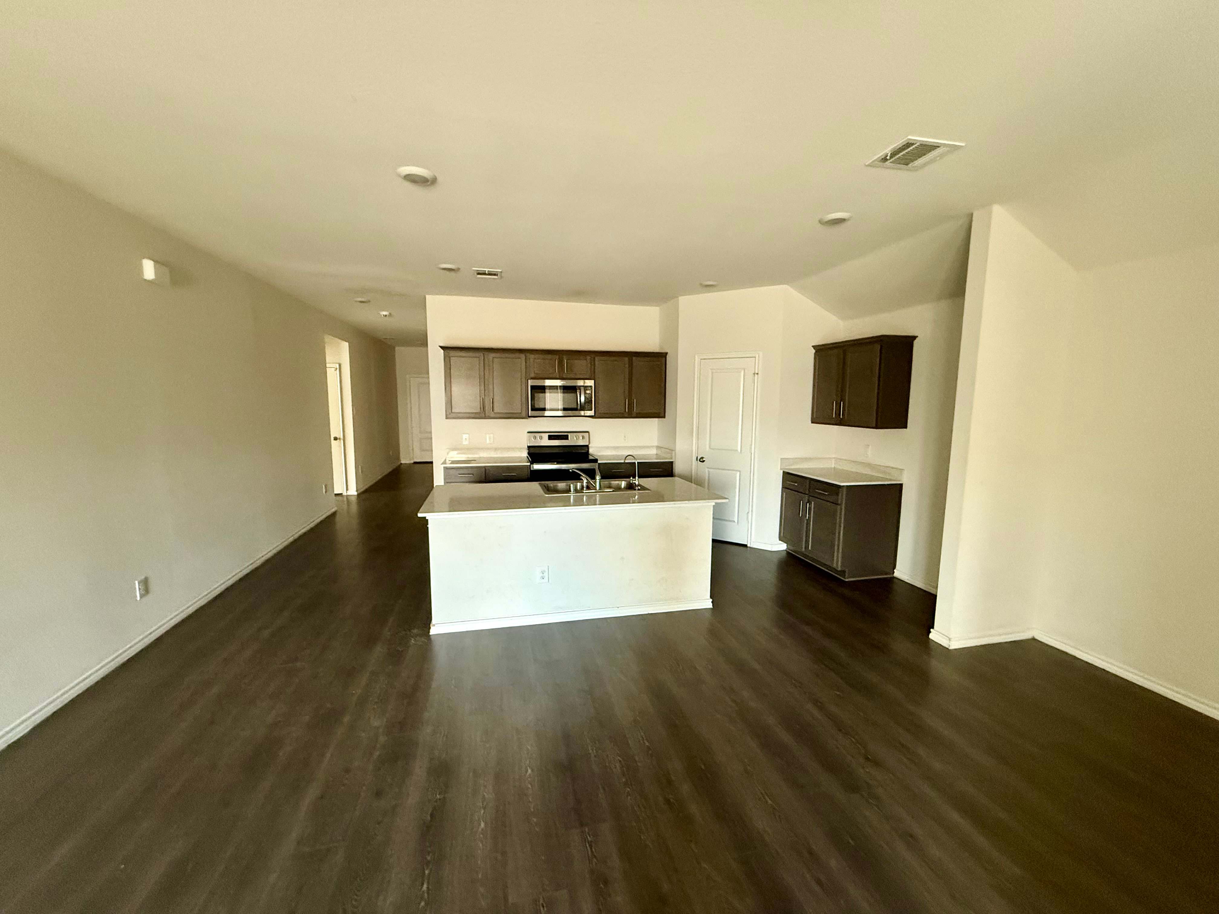 616 Chuck Wagon Dr photo