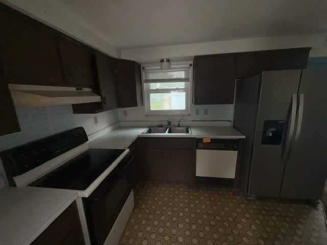 1050 Beach Ln photo