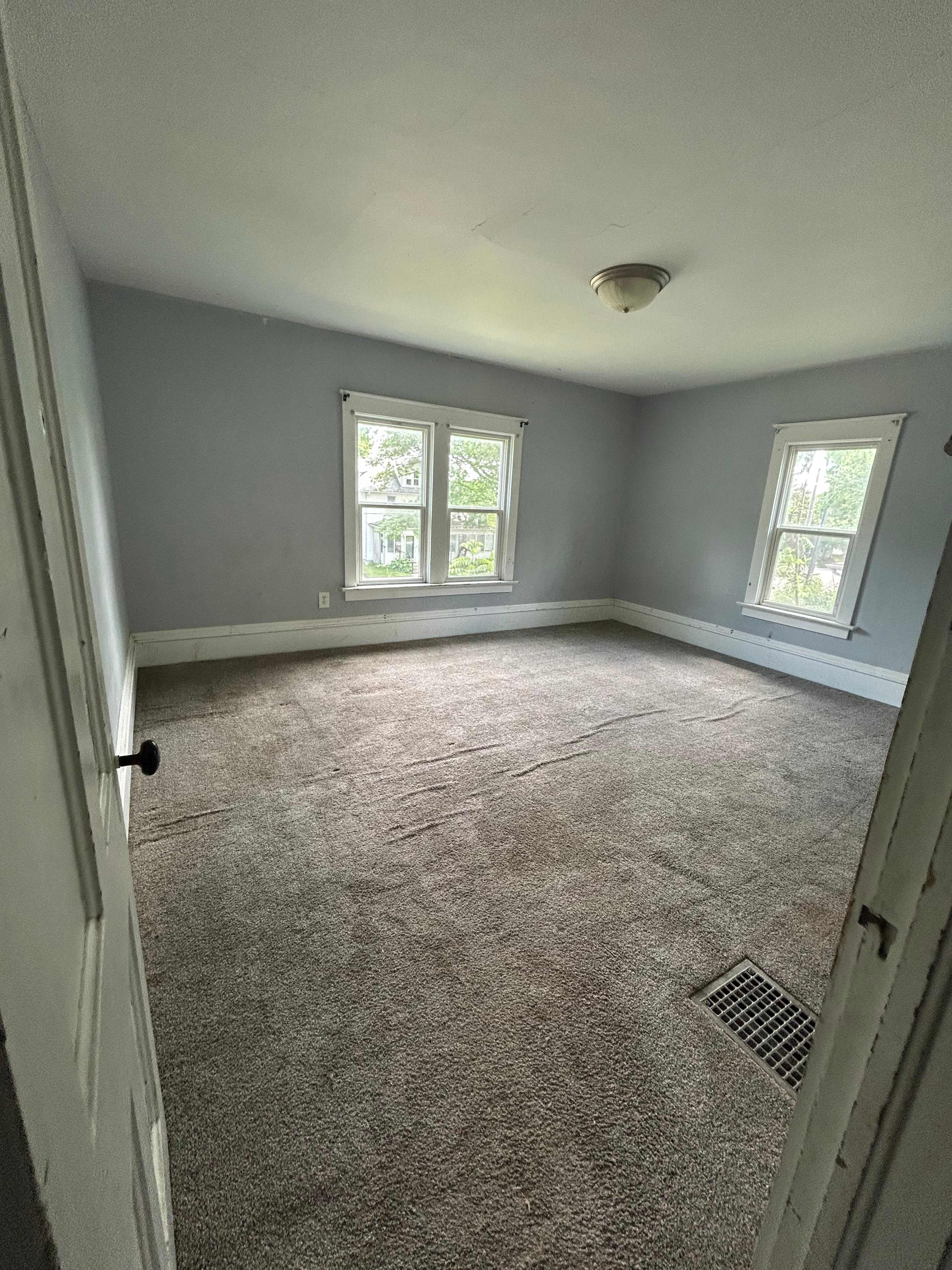207 E Jayne St photo