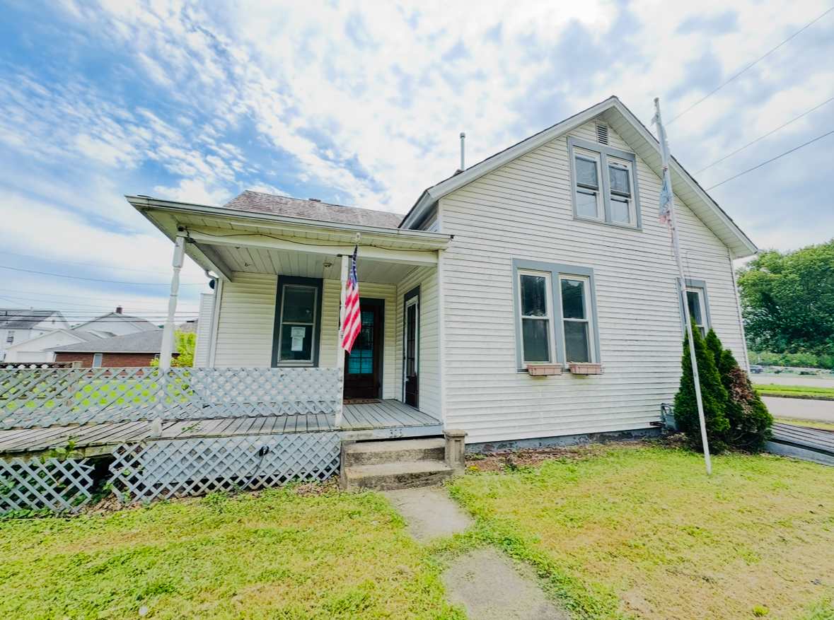Photograph of 323 5th St, Lowell, OH 45744