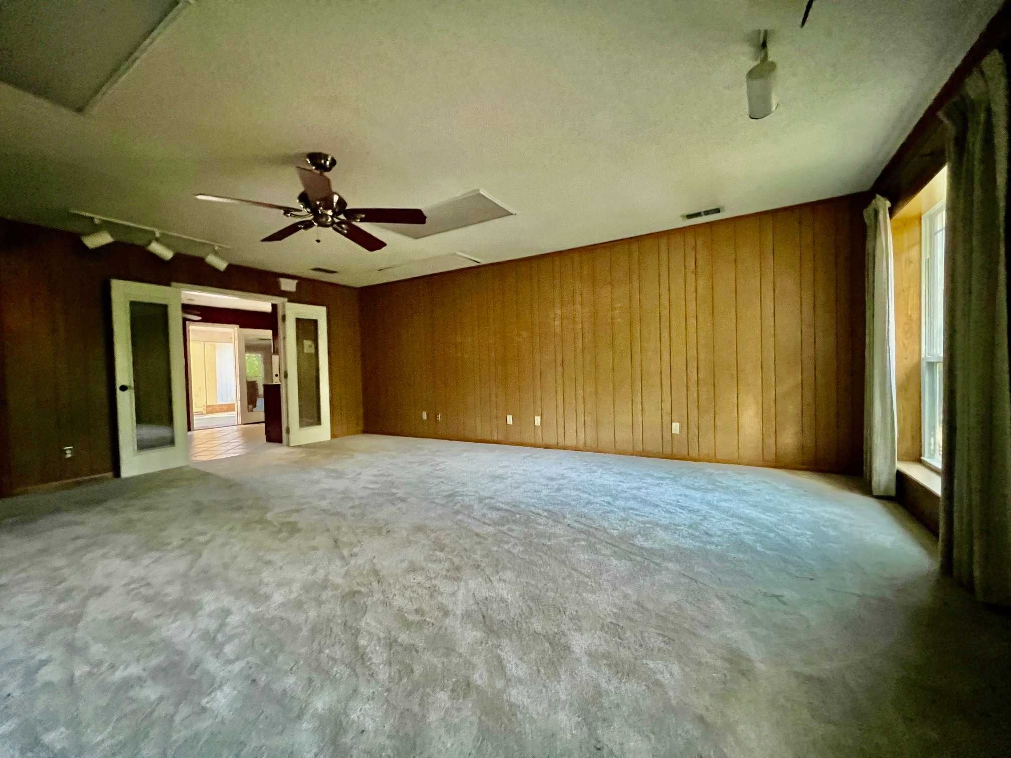 1501 Springdale St photo