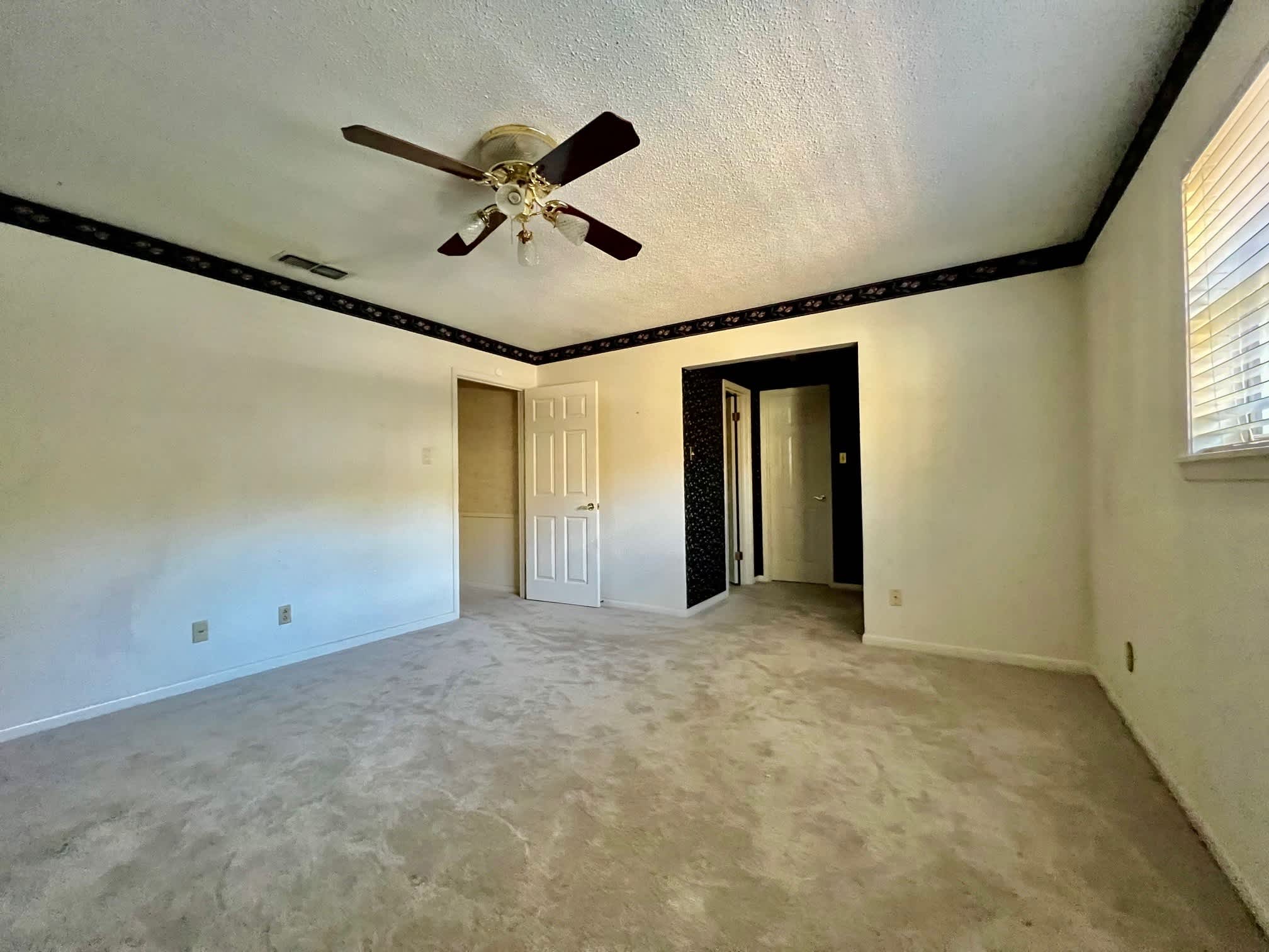1501 Springdale St photo