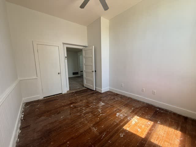 9601 Main St photo