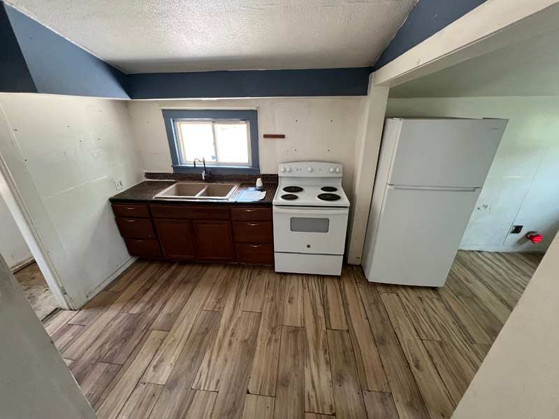 1421 E 12th St photo