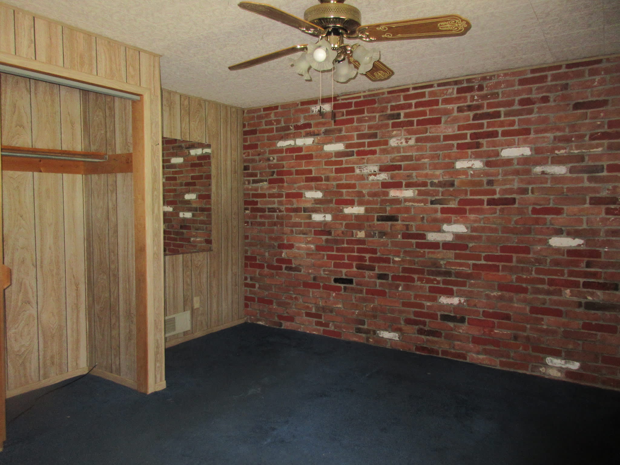 101 Surrey Dr photo