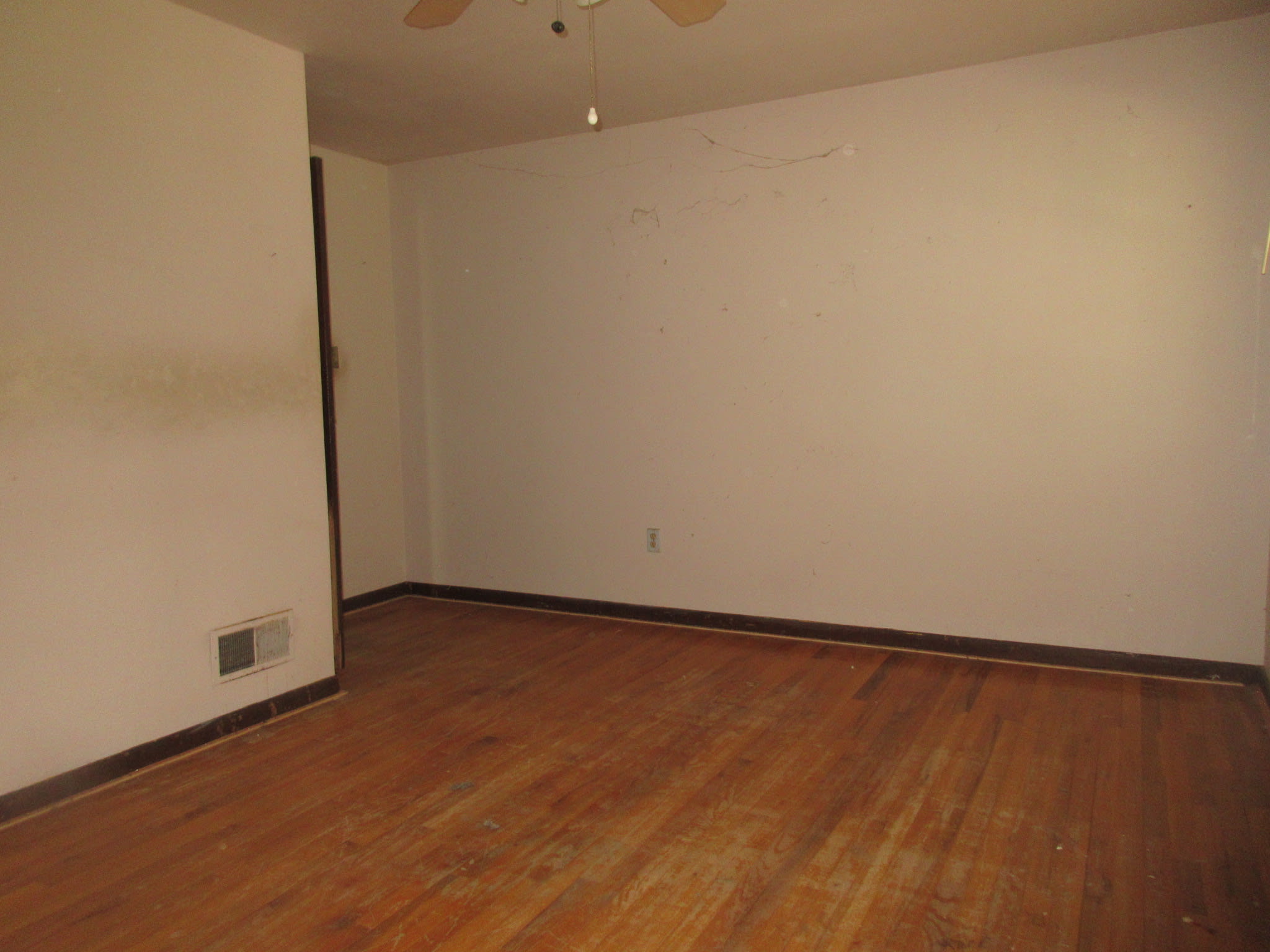 101 Surrey Dr photo