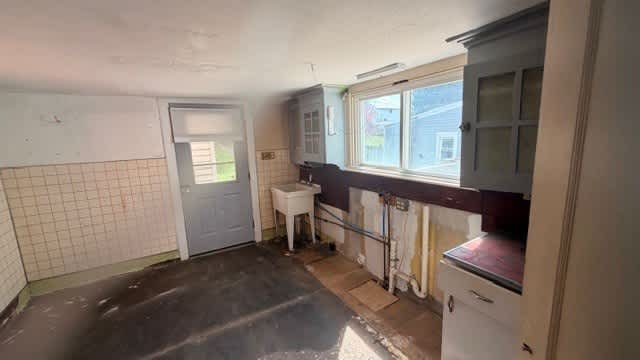 453 Main St photo