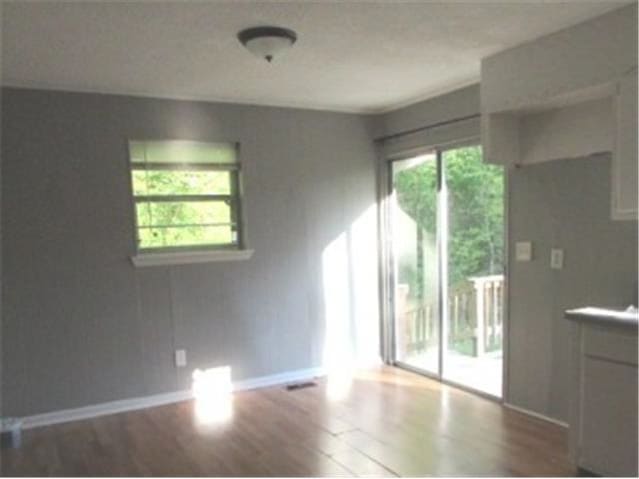 8 Taylor St photo