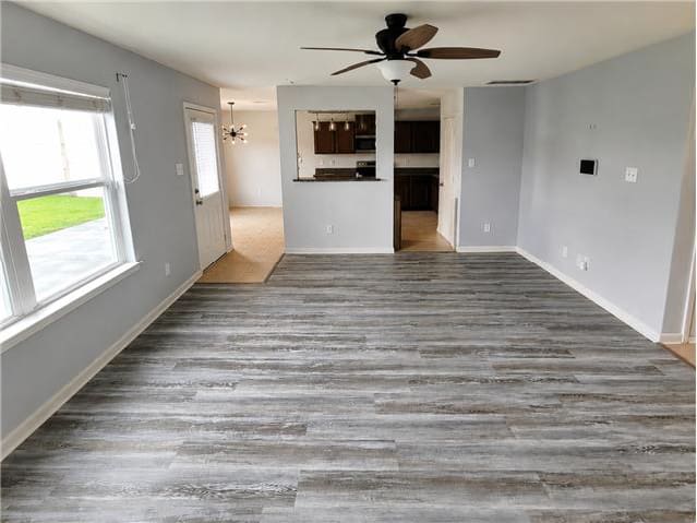 341 Comanche Plains Rd photo
