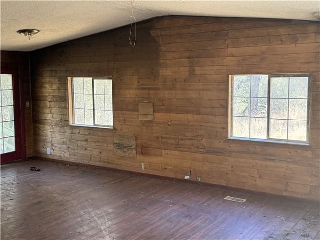 31360 Road 416 photo
