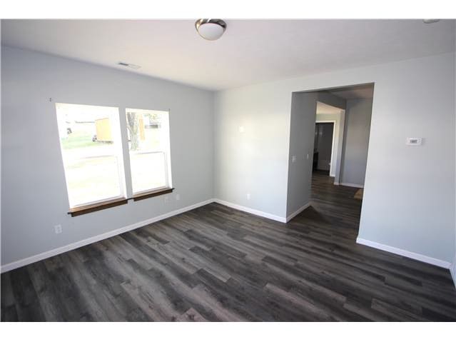 103 N B St photo