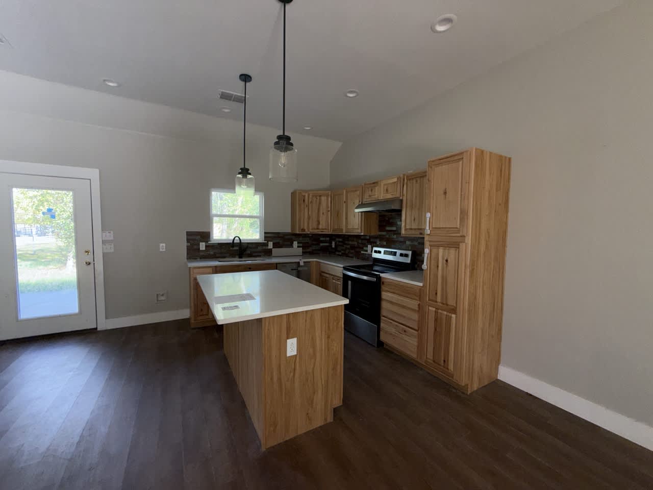 180 N Oak Place photo