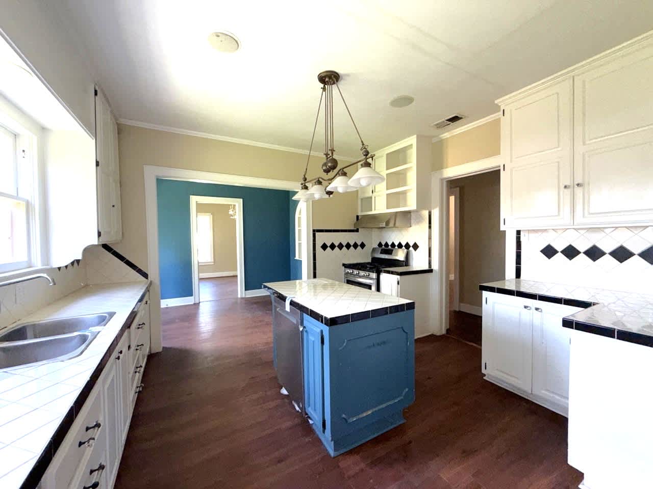 216 S Prairieville St photo