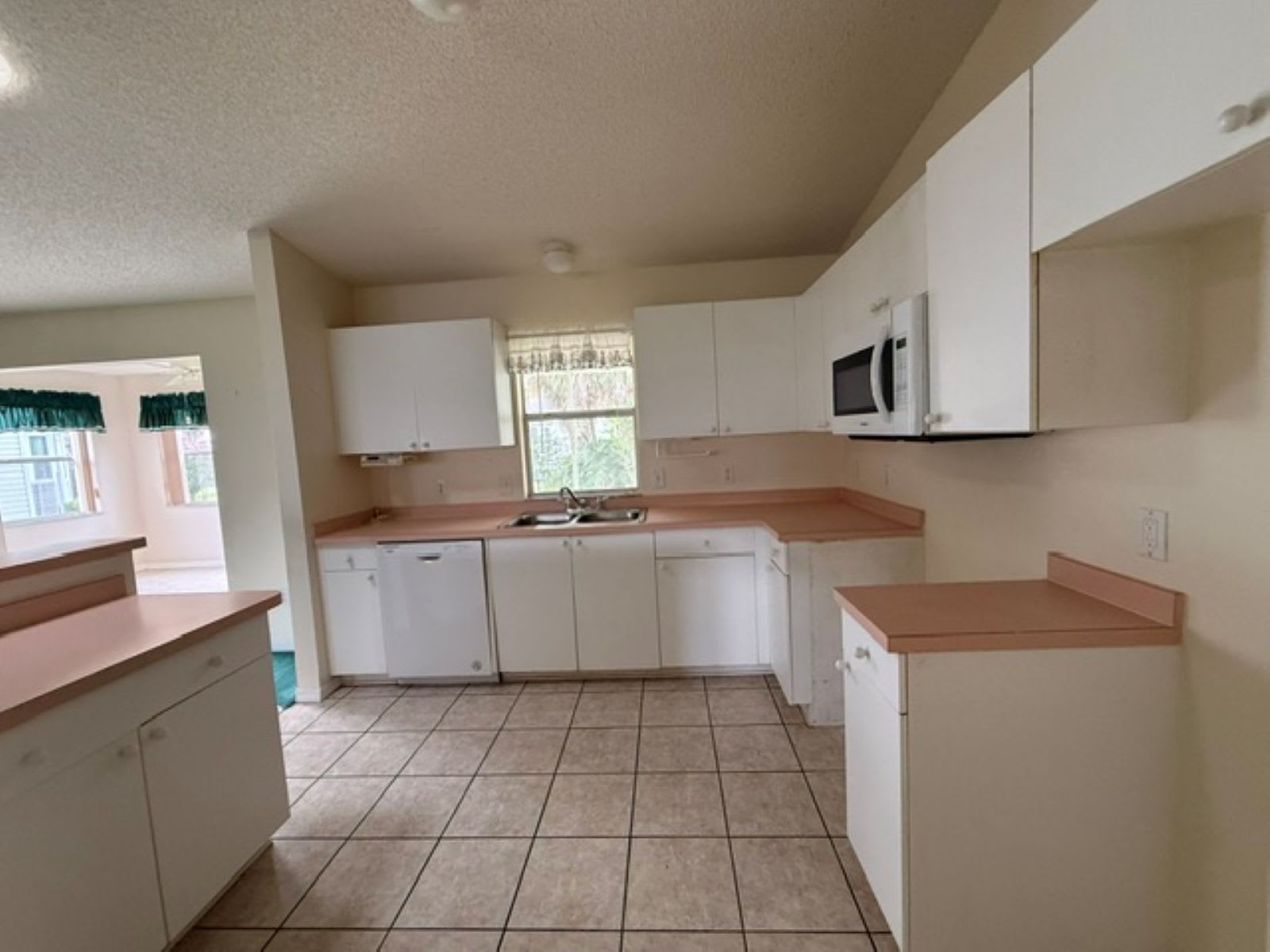 208 Aragon Ln photo