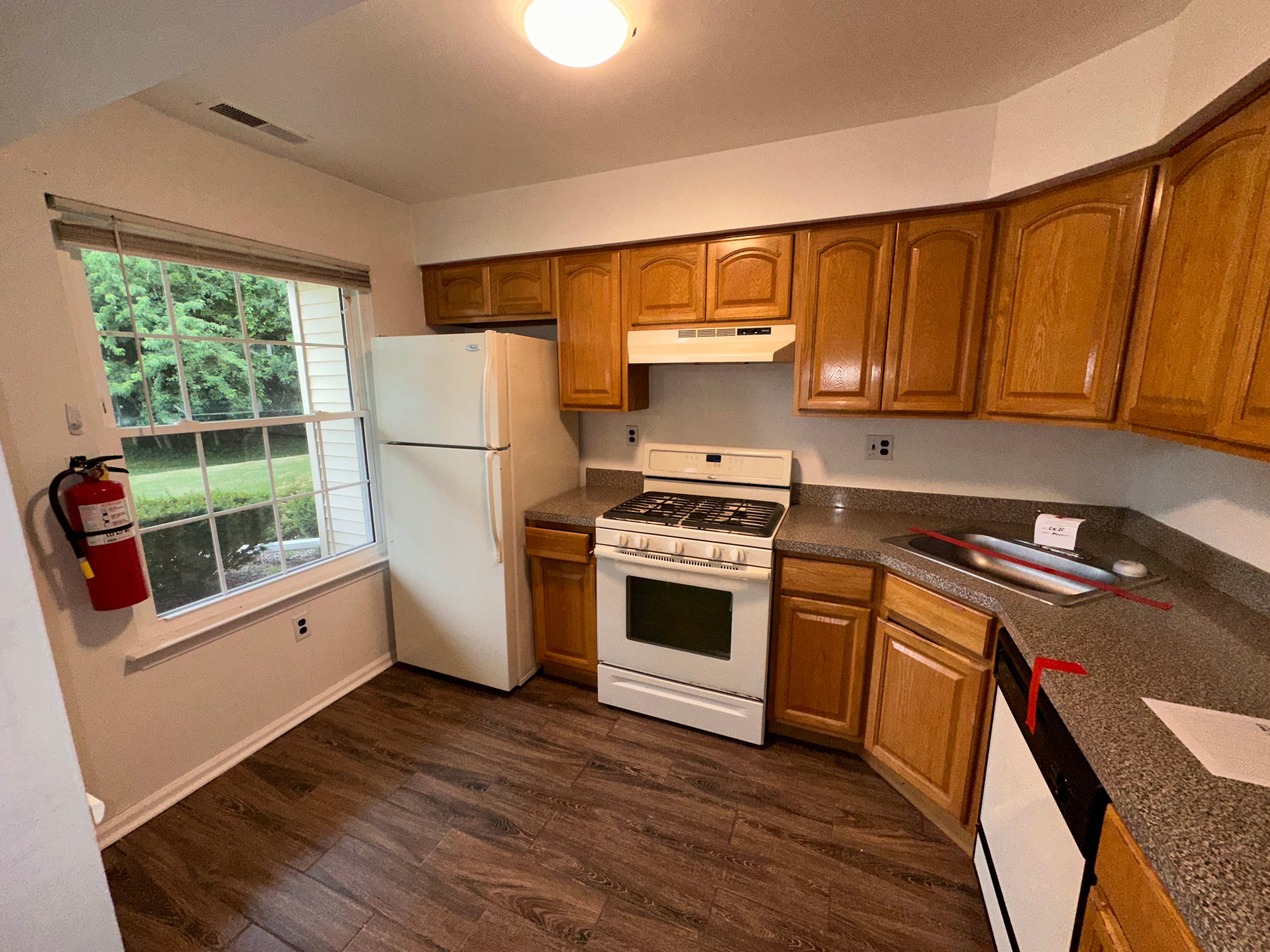 16 Fryer Ct photo