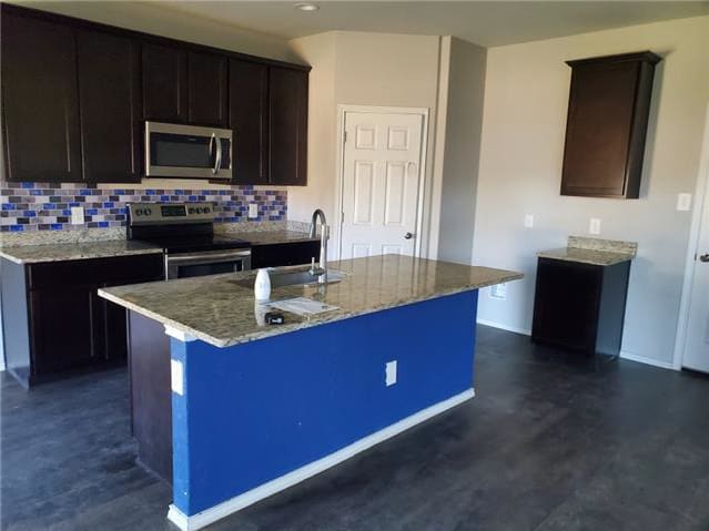 531 Pleasanton Spring photo