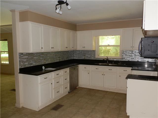 3016 Garden Lakes Blvd photo