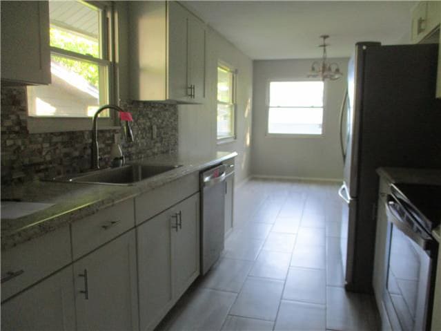 300 Lakeview Cir photo