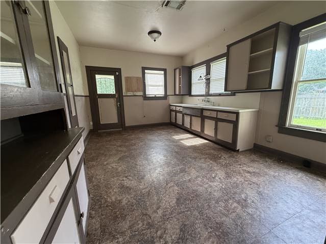 4545 Hollywood Dr photo