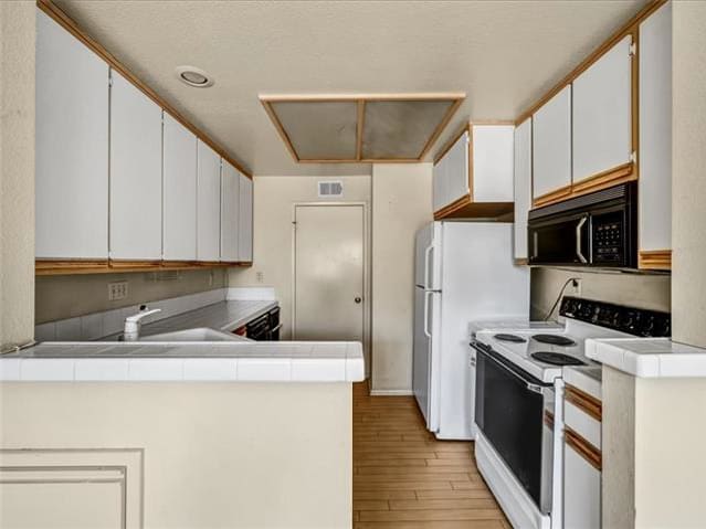 360 Villa Point Dr photo