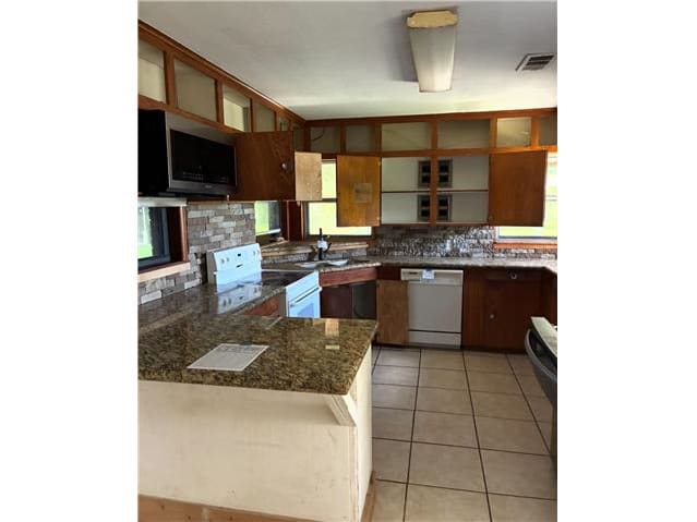 16211 Highway 105 photo