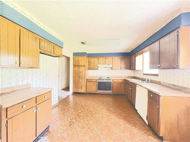 1236 Brookwood Dr SE photo