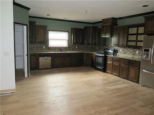 846 James Pl photo