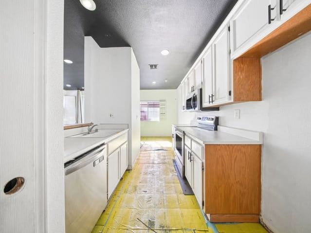 97 Manchester Dr photo