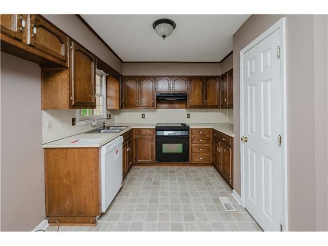 2220 Williamsburg Dr photo