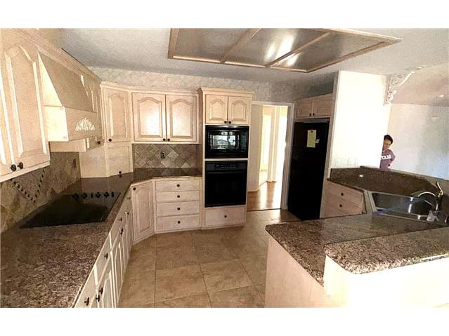 266 Quail St photo