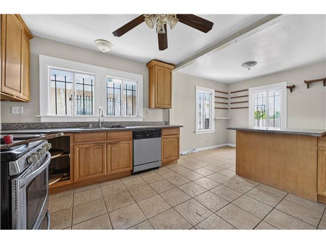 7015 Holly St photo