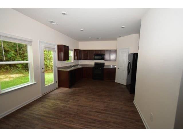 450 Collinton Cir photo