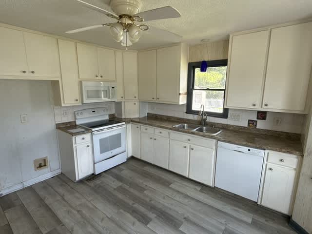 110 Stillwater Ct photo