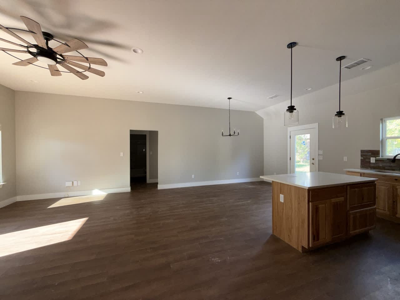 180 N Oak Place photo
