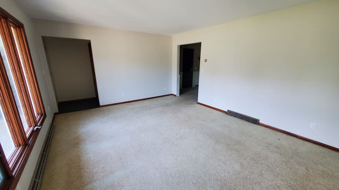 14261 Essenburg Dr photo