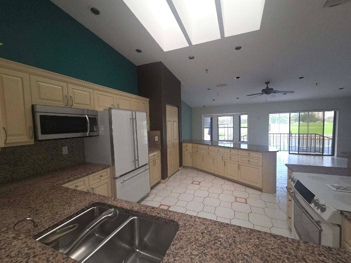 2321 Harbour Oaks Dr photo