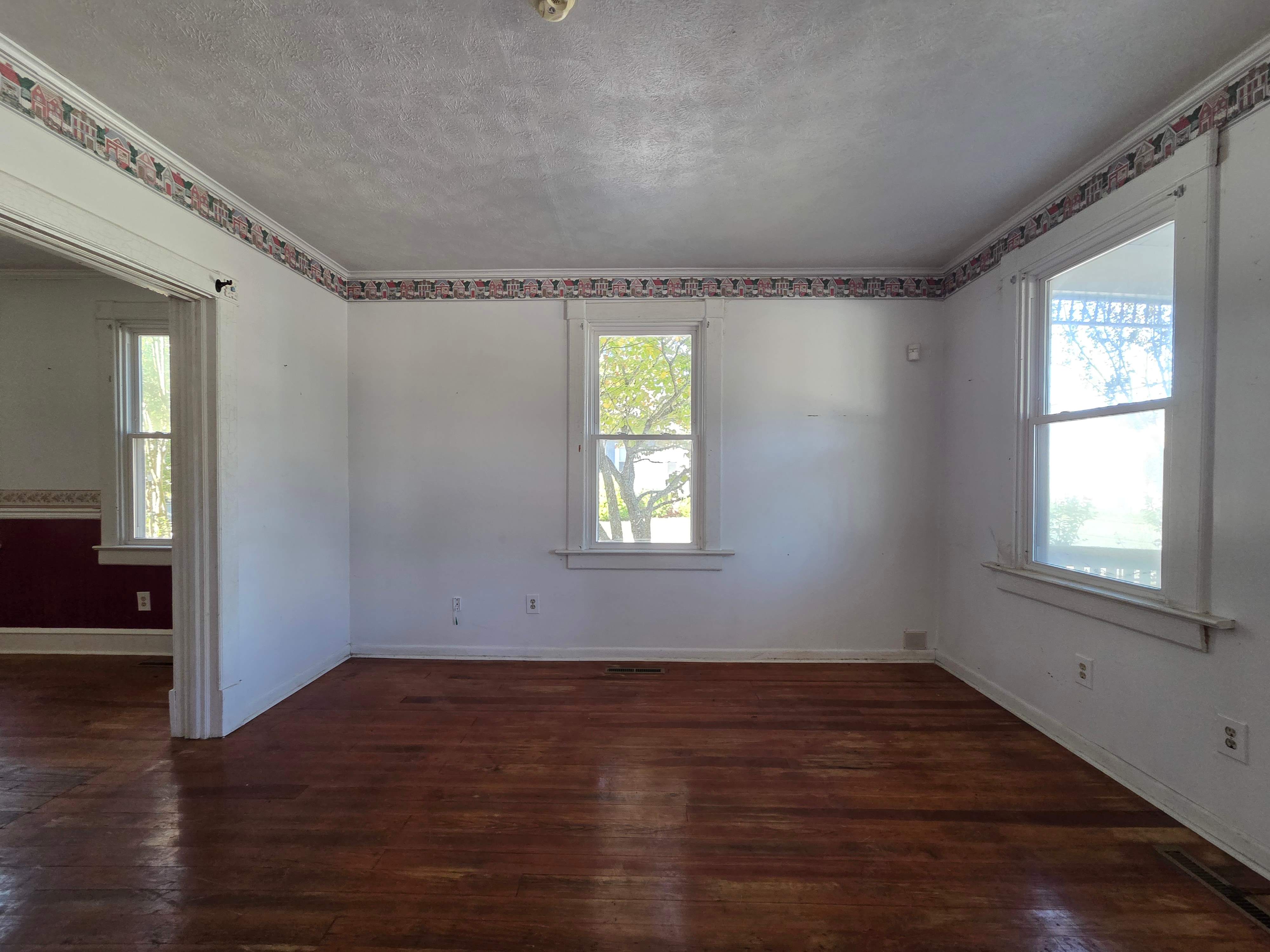 900 E Pembroke Ave photo