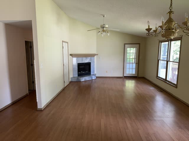 110 Stillwater Ct photo
