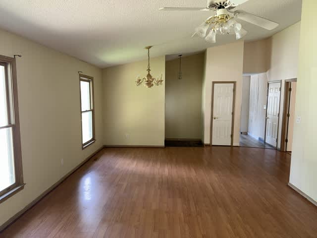 110 Stillwater Ct photo