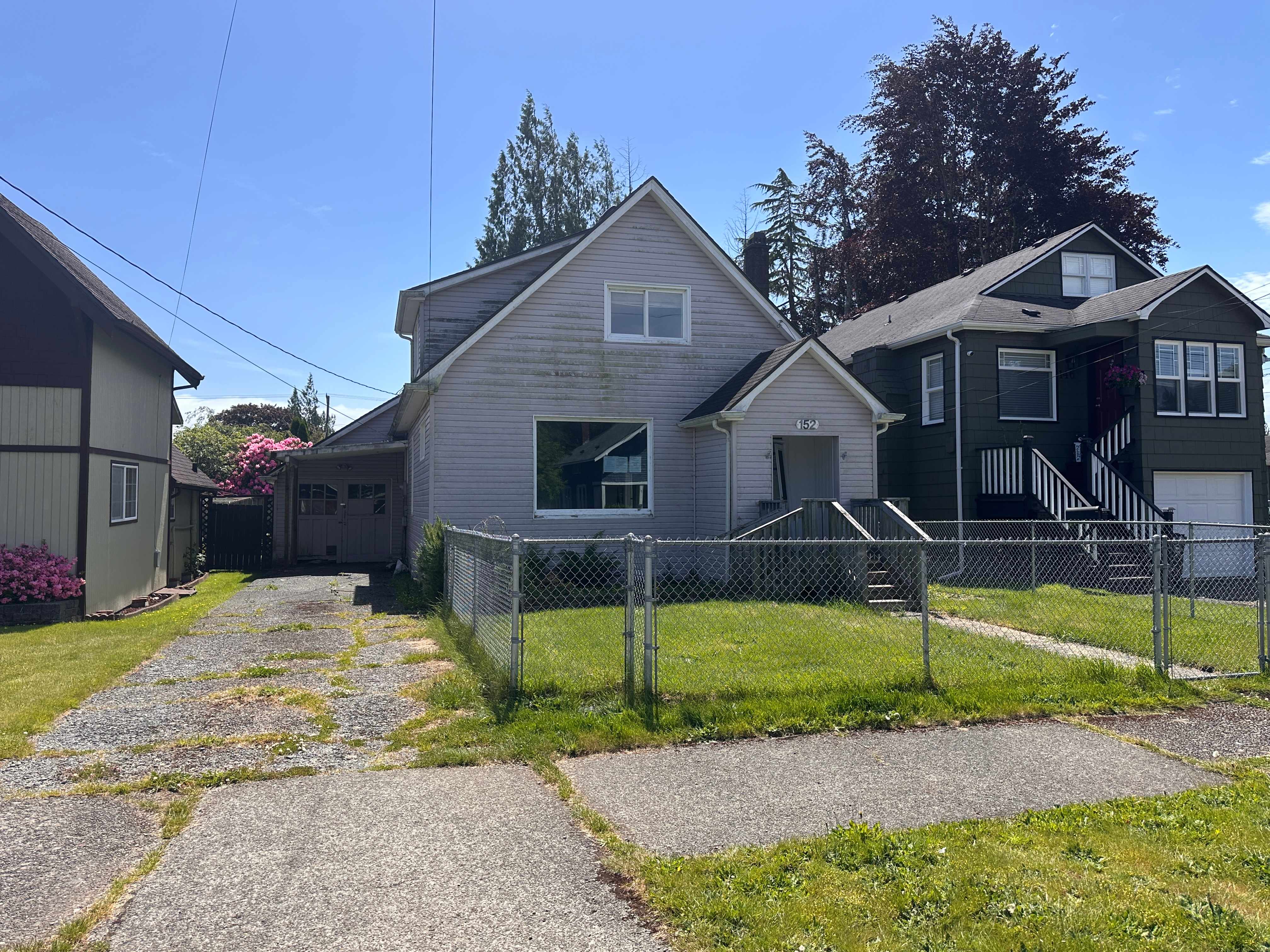 Single Family Home 4BR 2BA - 152 Karr Ave, Hoquiam, WA