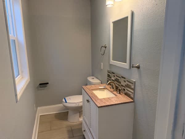 468 Bellows St photo