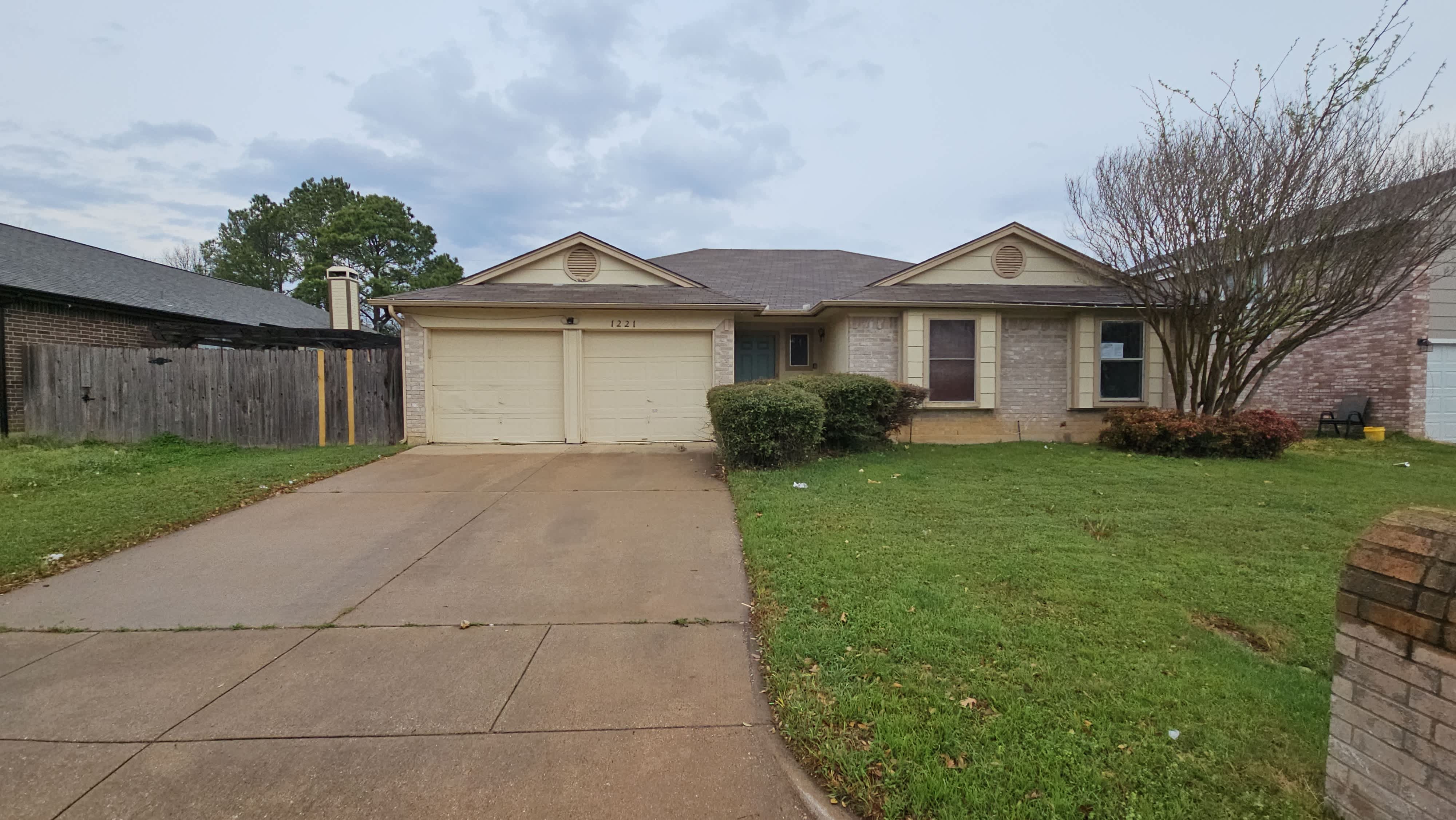 Photograph of 1221 Nicole Way, Burleson, TX 76028